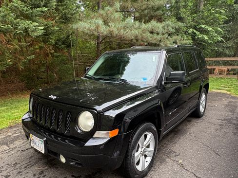 Used 2016 Jeep Patriot Sport w/ Power Value Group FWD image 1