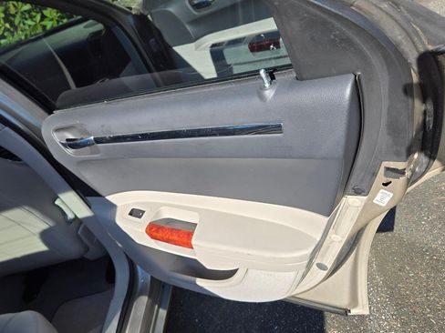 Used 2006 Chrysler 300 C w/ Navigation & Sound Group II image 17