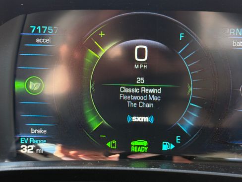 Used 2017 Chevrolet Volt LT w/ Comfort Package image 24