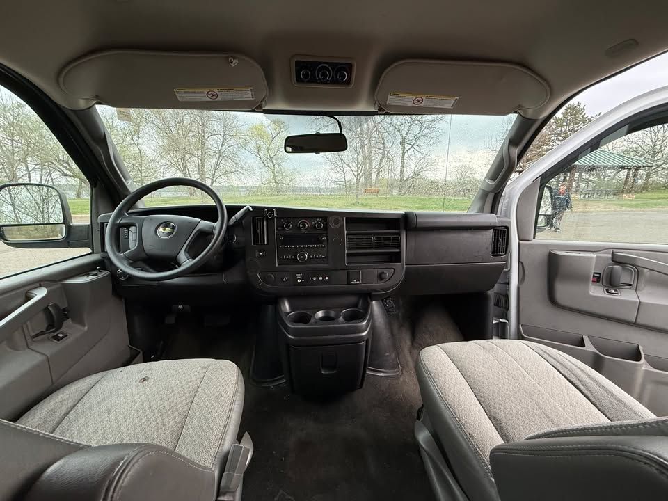 Used 2018 Chevrolet Express 2500 LT w/ LT Preferred Equipment Group RWD image 13