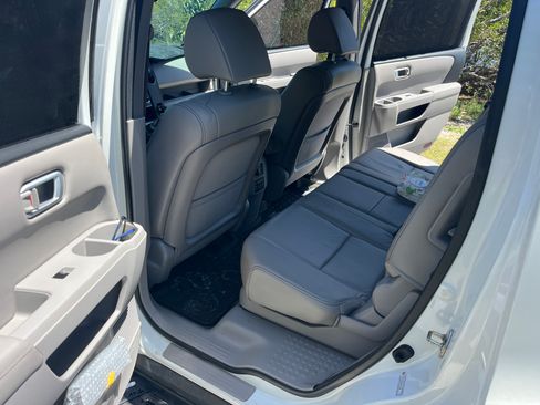 Used 2014 Honda Pilot Touring image 14