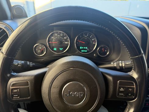 Used 2013 Jeep Wrangler Unlimited Sport image 12