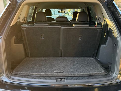 Used 2019 Volkswagen Atlas SE w/ Towing Package image 16