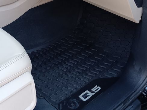 Used 2021 Audi Q5 2.0T Premium w/ Convenience Package image 11