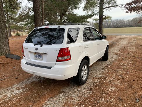 Used 2006 Kia Sorento LX image 4