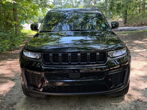 Used 2026 Jeep Grand Cherokee Limited w/ Limited Altitude Package AWD/4WD image 1