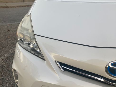Used 2014 Toyota Prius V Two image 13