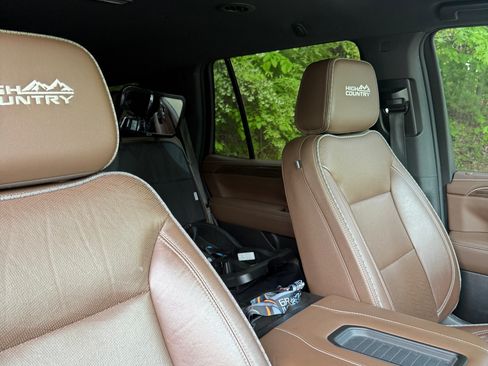 Used 2022 Chevrolet Tahoe High Country AWD/4WD image 7