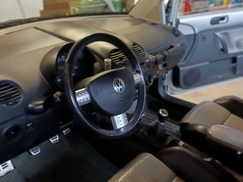 Used 2002 Volkswagen Beetle S image 10