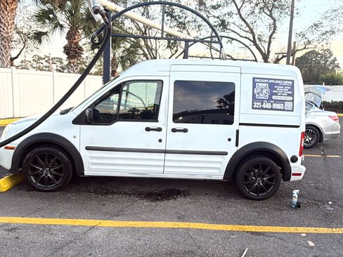 Used 2010 Ford Transit Connect XLT image 4