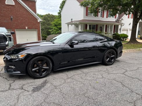 Used 2015 Ford Mustang Coupe w/ Equipment Group 051A RWD image 5