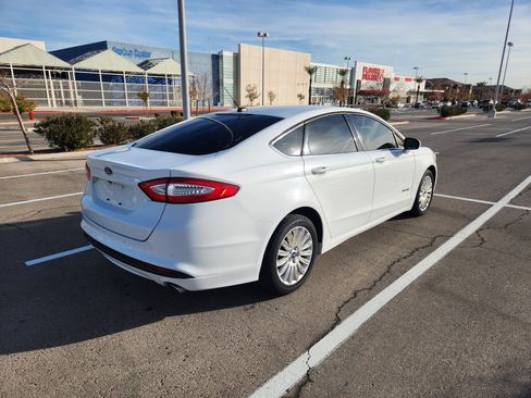 Used 2014 Ford Fusion SE image 4