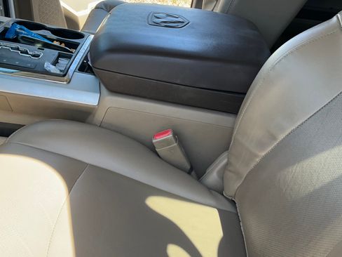 Used 2011 RAM 1500 Laramie image 16