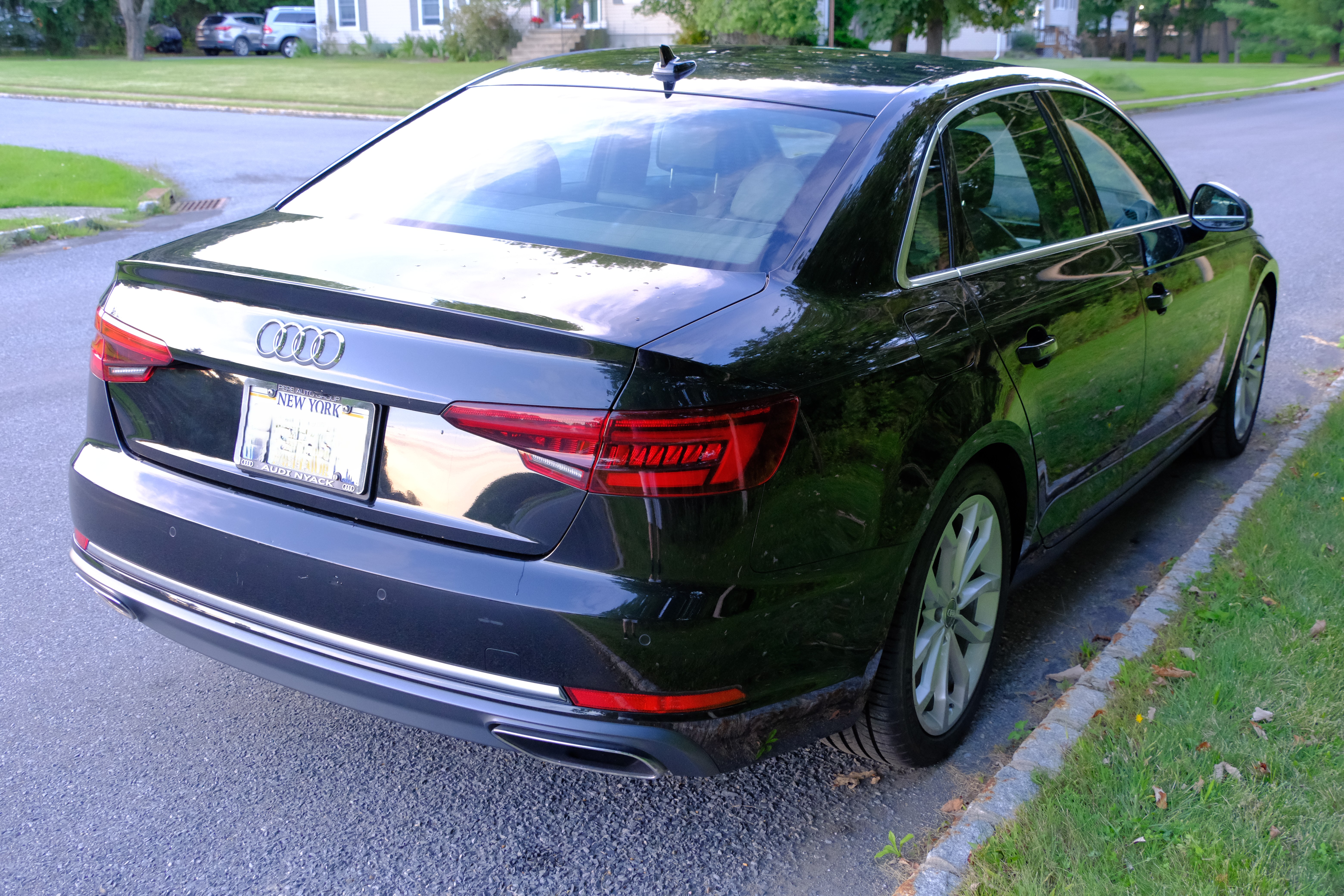 Used 2019 Audi A4 2.0T Premium Plus w/ Premium Plus Package FWD image 5