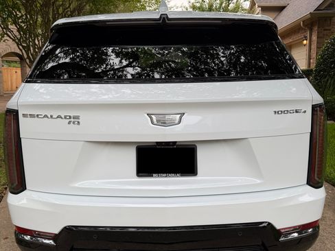 Used 2026 Cadillac Escalade IQ Sport 2 AWD/4WD image 8