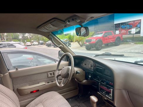 Used 1995 Toyota 4Runner SR5 image 2