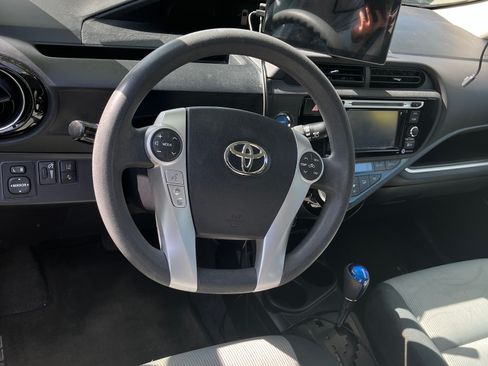 Used 2016 Toyota Prius C Three image 6