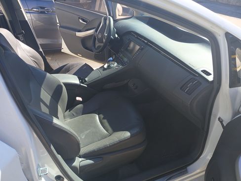 Used 2011 Toyota Prius Four image 11