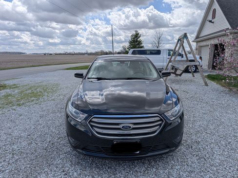 Used 2014 Ford Taurus SEL w/ Equipment Group 201A image 5