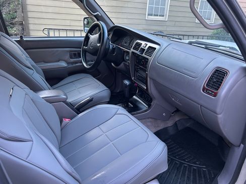 Used 2001 Toyota 4Runner SR5 w/ Sport Pkg RWD image 21