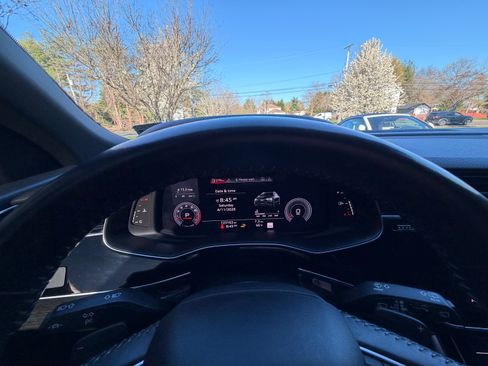 Used 2019 Audi Q8 Premium Plus w/ Premium Plus image 12