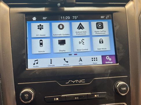 Used 2019 Ford Fusion SE FWD image 12
