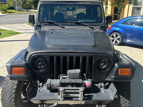 Used 1998 Jeep Wrangler SE image 16