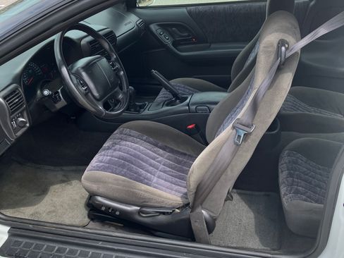 Used 2002 Chevrolet Camaro Z28 w/ Preferred Equipment Group RWD image 8