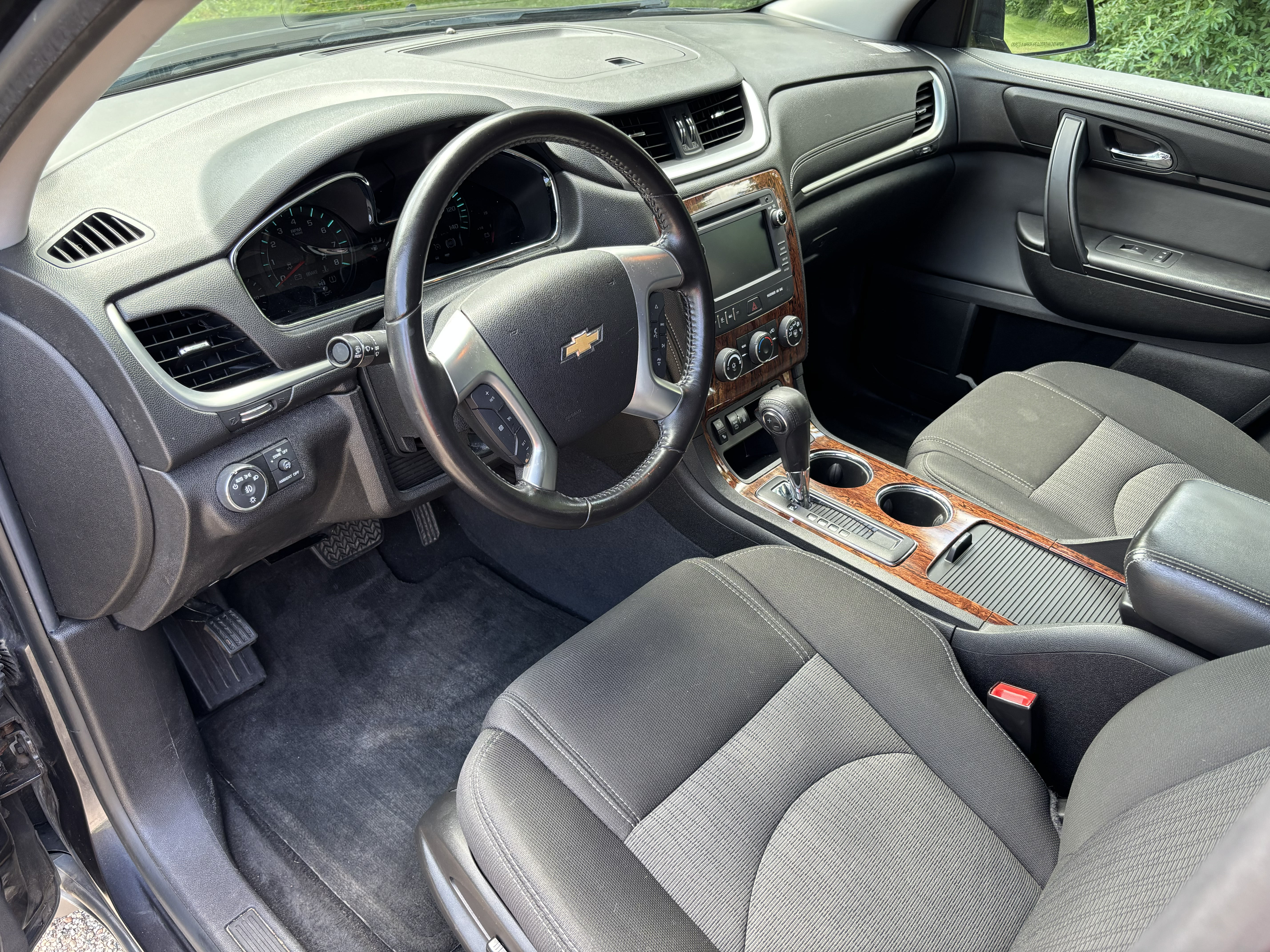 Used 2014 Chevrolet Traverse LT AWD/4WD image 9