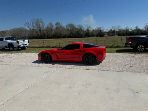 Used 2010 Chevrolet Corvette Z06 w/ Preferred Equipment Group RWD image 8