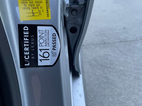 Used 2023 Lexus IS 500 image 10