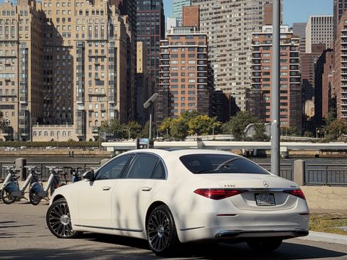 Used 2021 Mercedes-Benz S 580 4MATIC Sedan image 5