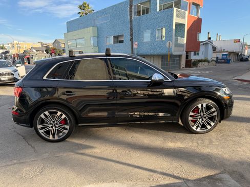 Used 2018 Audi SQ5 Premium Plus w/ S Sport Package image 5