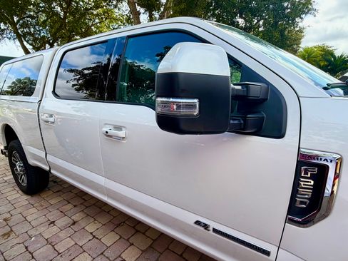 Used 2017 Ford F250 Lariat w/ Lariat Ultimate Package image 2