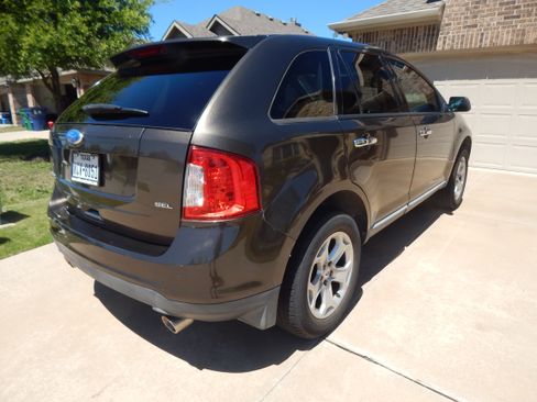 Used 2011 Ford Edge SEL w/ 202A Rapid Spec Order Code image 4