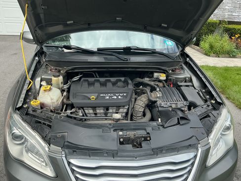 Used 2013 Chrysler 200 Touring FWD image 26