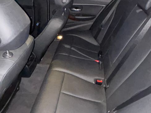 Used 2015 BMW 320i Sedan RWD image 12