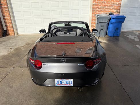 Used 2019 MAZDA MX-5 Miata Club w/ Brembo/BBS Recaro Package image 8