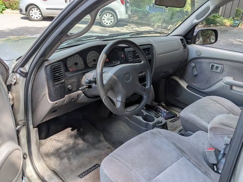 Used 2003 Toyota Tacoma 2WD Xtracab image 11