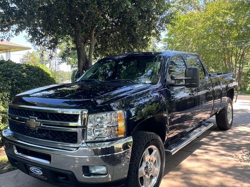Used 2011 Chevrolet Silverado 2500 LTZ w/ LTZ Plus Package AWD/4WD image 5