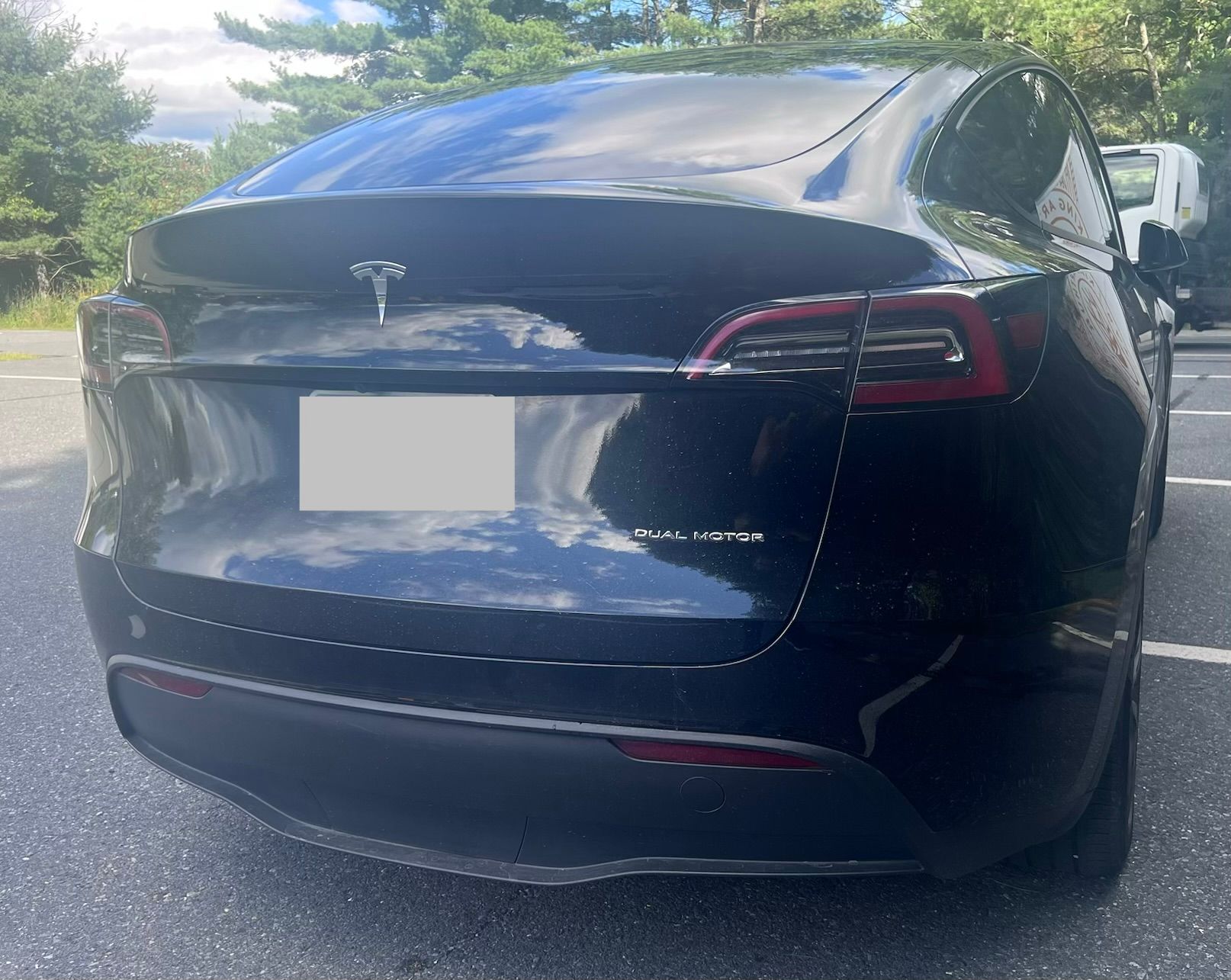 Used 2024 Tesla Model Y Long Range AWD/4WD image 5