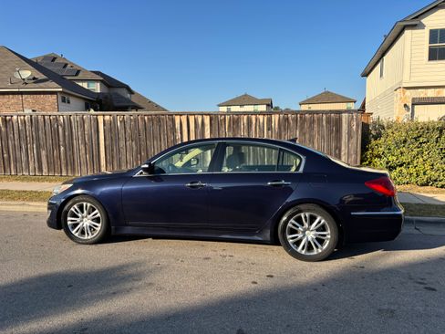 Used 2012 Hyundai Genesis 3.8 w/ Premium Pkg image 9