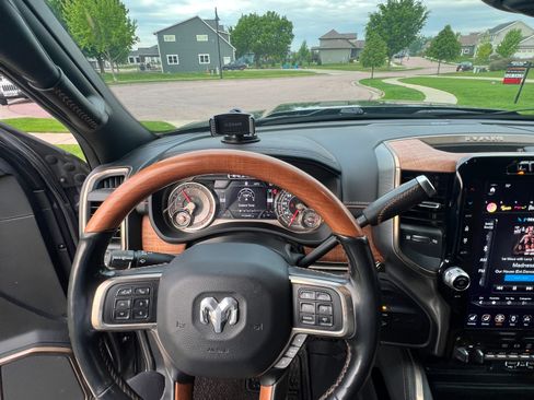 Used 2020 RAM 2500 Limited AWD/4WD image 16