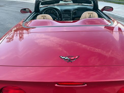 Used 2002 Chevrolet Corvette Convertible w/ Preferred Equipment Group2 image 2