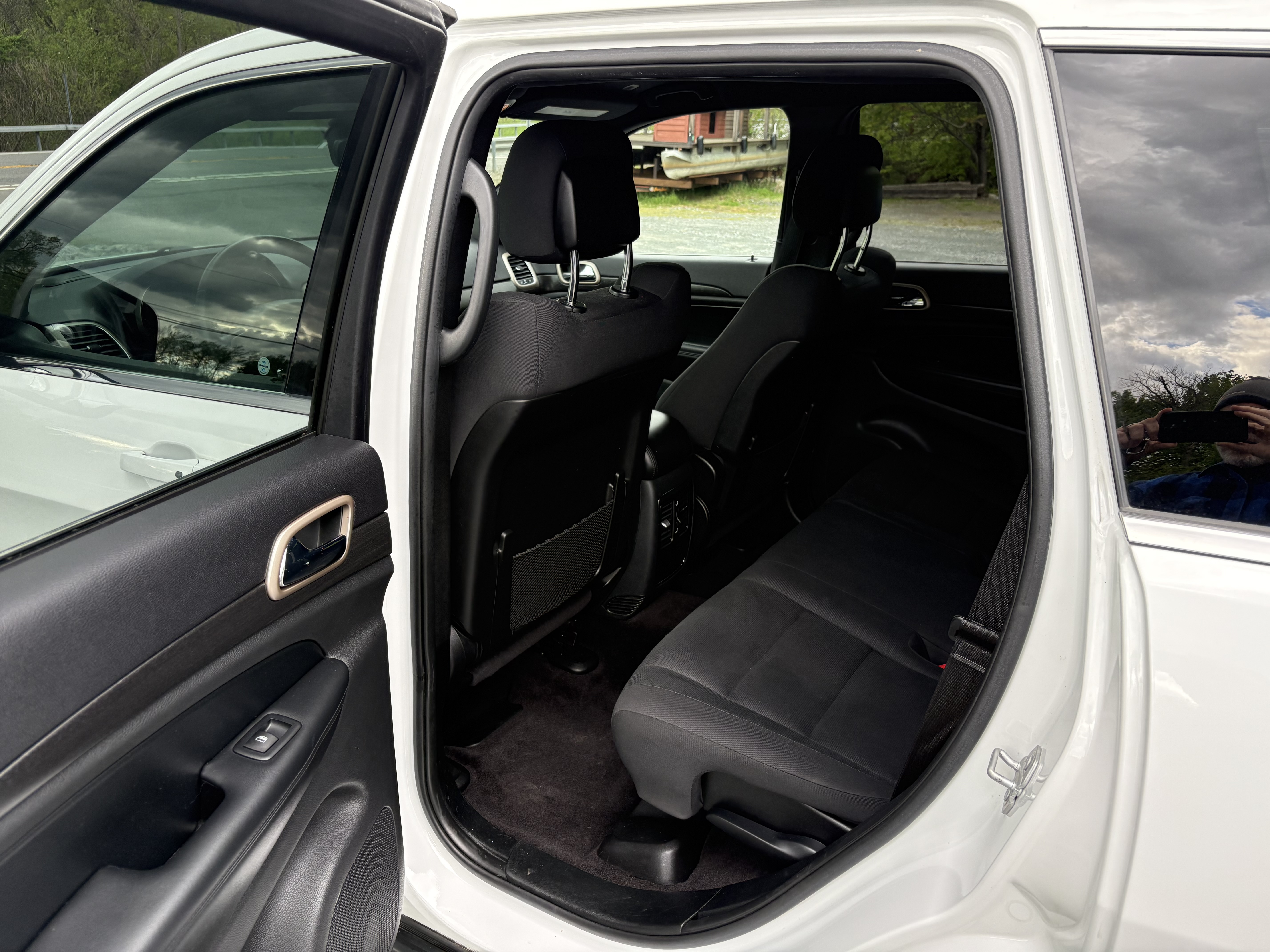 Used 2017 Jeep Grand Cherokee Laredo w/ Quick Order Package 23E AWD/4WD image 8