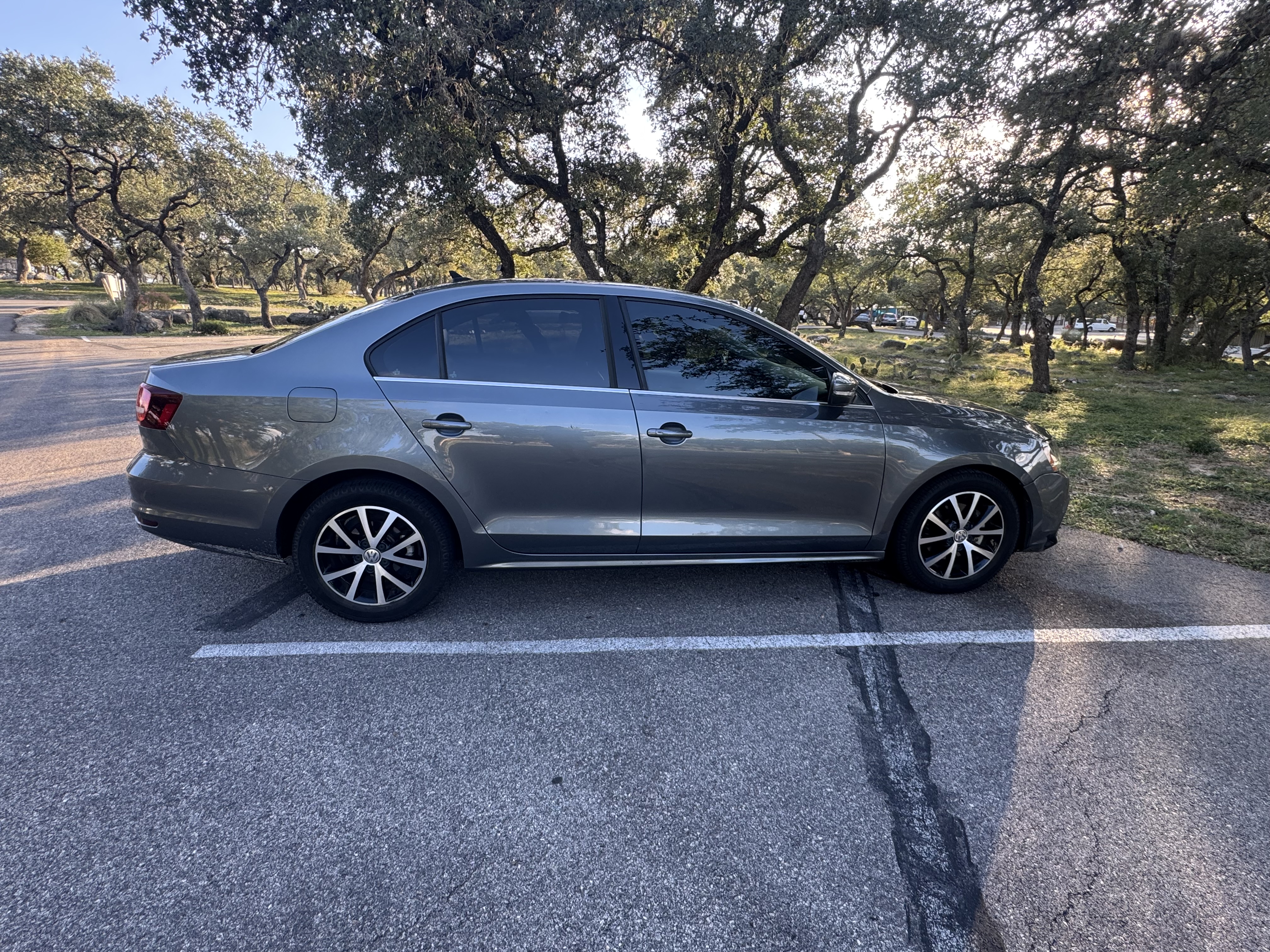 Used 2017 Volkswagen Jetta SE FWD image 5