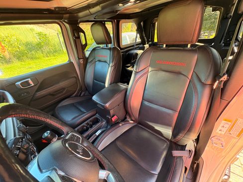 Used 2019 Jeep Wrangler Unlimited Rubicon AWD/4WD image 5