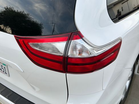 Used 2018 Toyota Sienna LE FWD image 17
