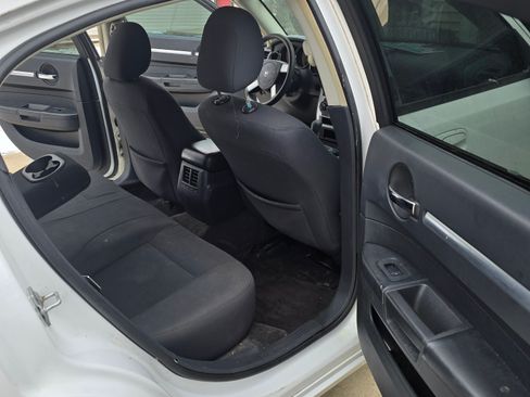 Used 2010 Dodge Charger SXT image 9