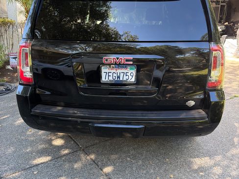 Used 2015 GMC Yukon SLT AWD/4WD image 4